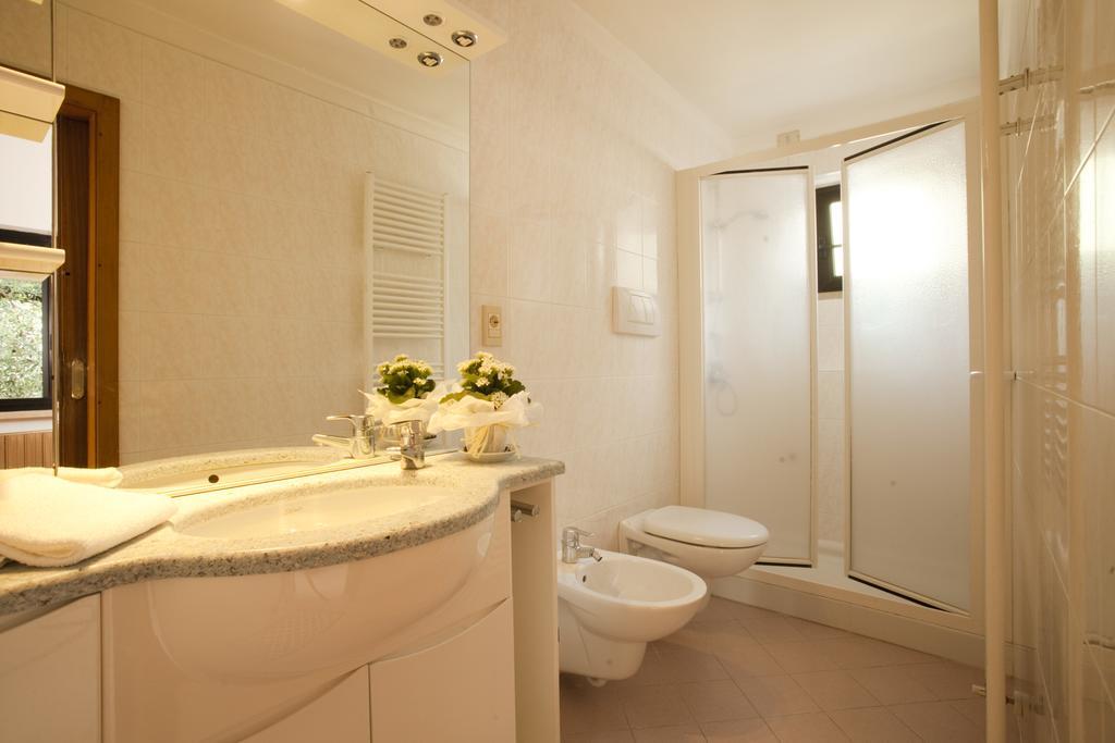 Hotel Residence Rely Brenzone sul Garda Eksteriør billede