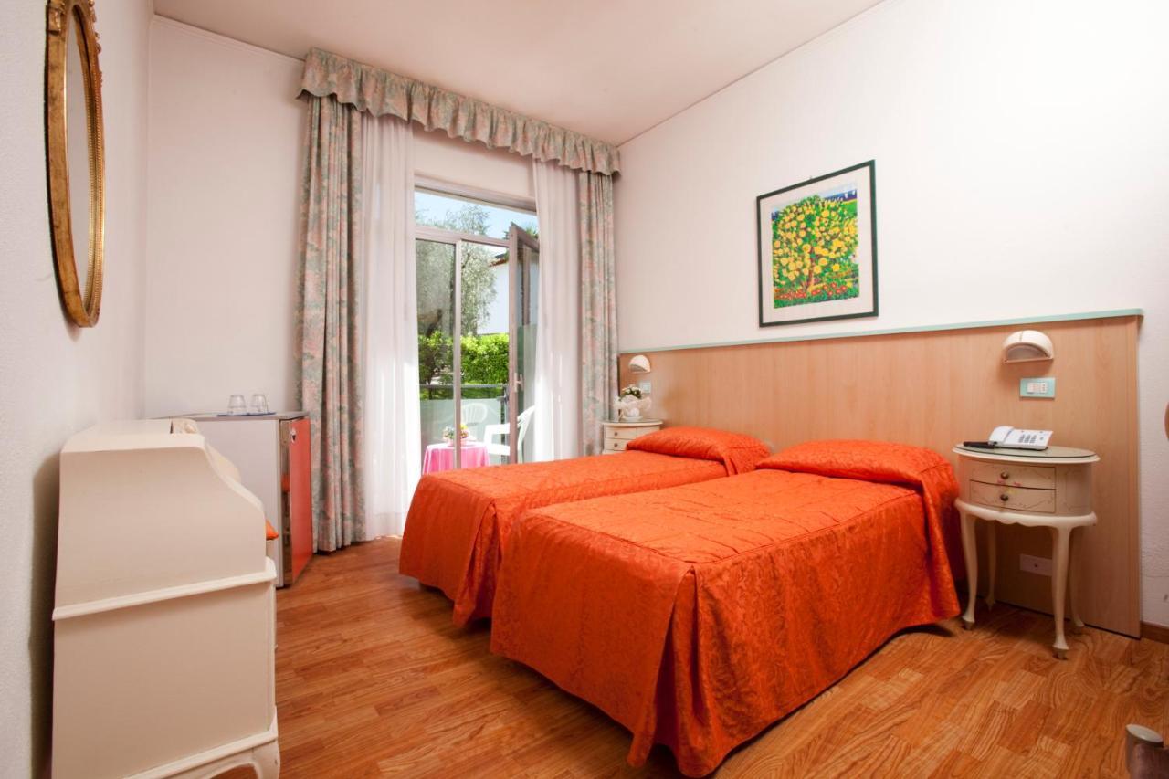 Hotel Residence Rely Brenzone sul Garda Værelse billede