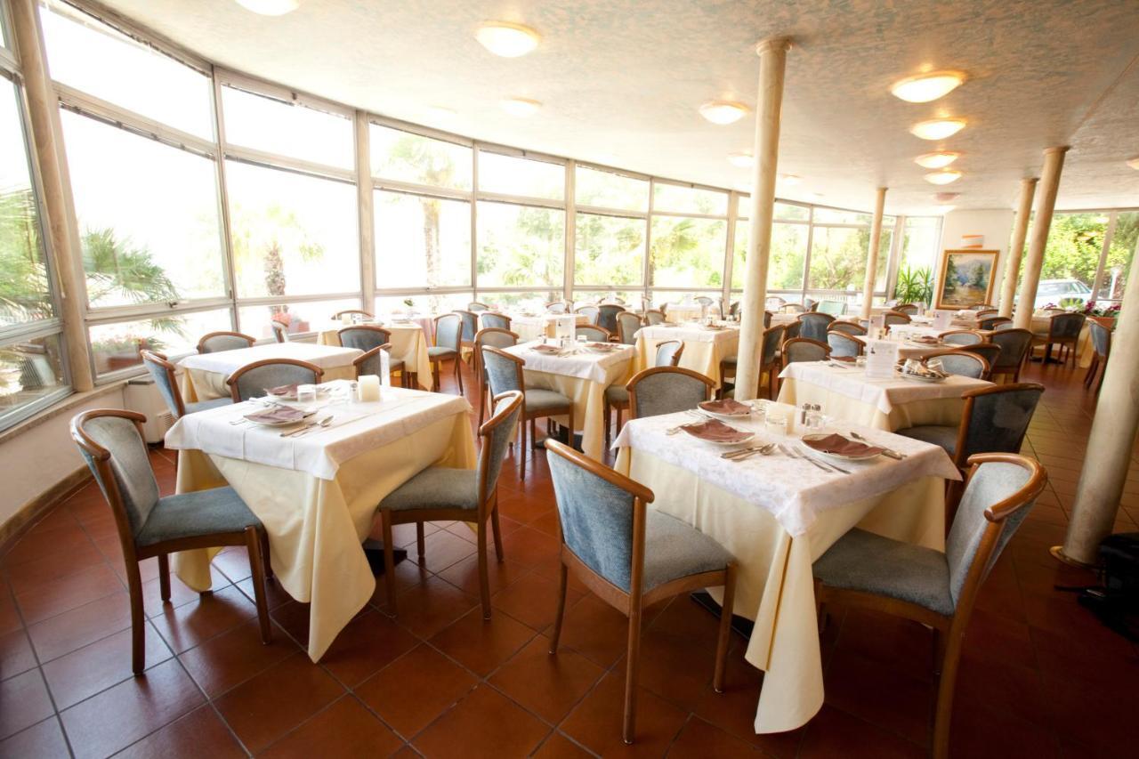 Hotel Residence Rely Brenzone sul Garda Eksteriør billede