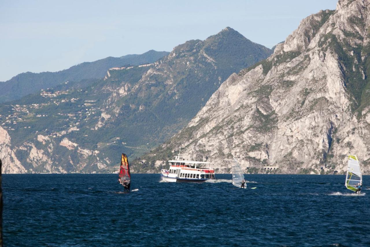 Hotel Residence Rely Brenzone sul Garda Eksteriør billede